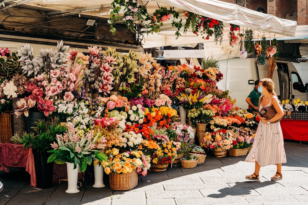 Wholesale flower markets near me – how to access
